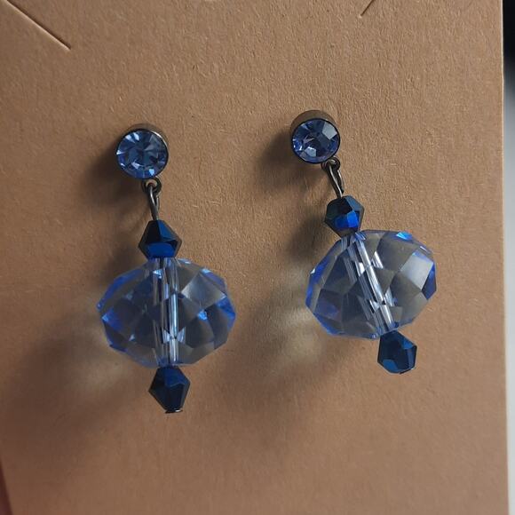 Blue Beaded Dangle Earrings - Picture 3 of 4